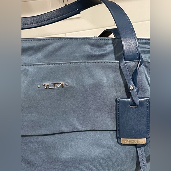 Tumi voyageur nylon tote bag - Picture 4 of 12